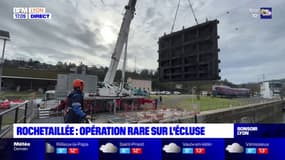 Rochetaillée: opération rare sur l'écluse avec le remplacement des portes