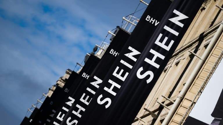 Les bannières de Shein sur la façade du BHV à Paris, le 3 novembre 2025. 