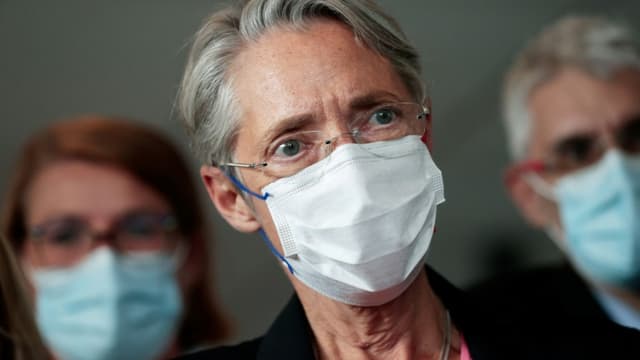 Le Première ministre Elisabeth Borne en visite à l'hôpital René-Dubos à Pontoise, le 1er juillet 2022