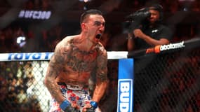 La joie de Max Holloway après le KO infligé à Gaethje lors de l'UFC 300 le 13 avril 2024