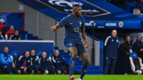Ibrahima Konaté sous le maillot de l'équipe de France face à l'Écosse, le 17 octobre 2023.
