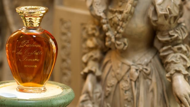 En passant du portefeuille de Procter&Gamble à celui d'Interparfums, Rochas redevient Français.