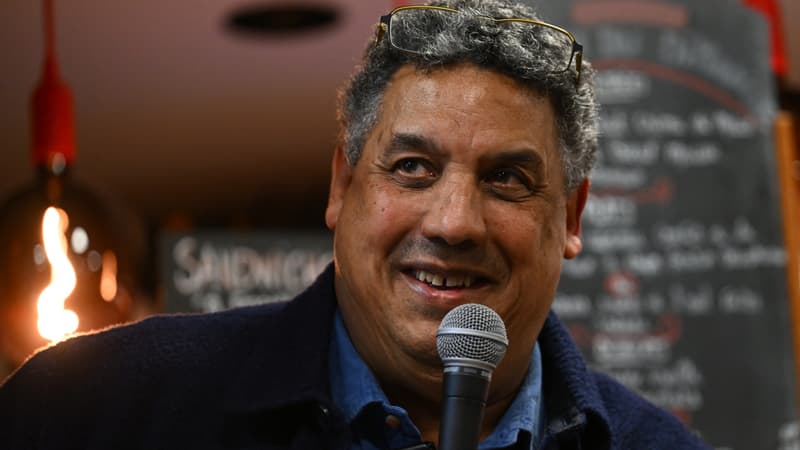 Municipales 2026: l'ancien rugbyman Serge Blanco très légèrement en tête à Biarritz, à 12 voix près