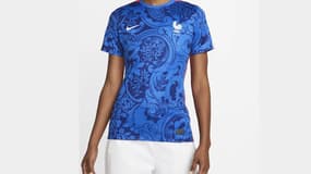 Ce maillot de football Nike fait un carton grâce à son style, son prix chute enfin
