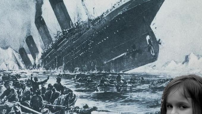 Le mème "Disaster Girl" détourné avec le naufrage du Titanic.