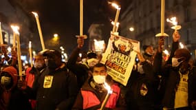 Plus d'un millier de sans-papiers ont manifesté ce vendredi à Paris. 