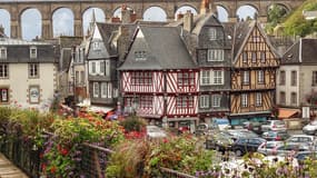 Vue de la ville de Morlaix et de son viaduc, en arrière-plan (Photo d'illustration).