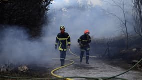 Des pompiers à Saint-Cannat. 