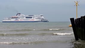 Un navire de MyFerryLink au port de Calais