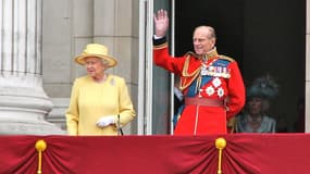 La reine Elizabeth II et le prince Philip au balcon de Buckingham.