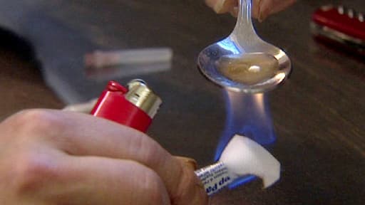 Les salles de consommation sont destinées aux toxicomanes de rue, précarisés et en rupture.