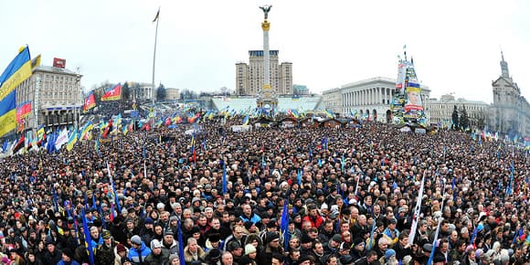 Une manifestation monstre le 15 décembre à Kiev. Une manifestation monstre le 15 décembre à Kiev.