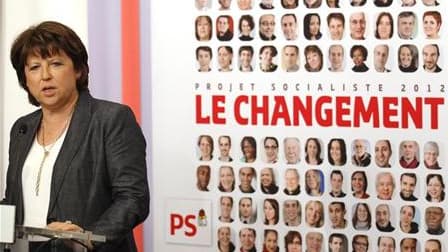 Martine Aubry, premier secrétaire du Parti socialiste, lors de la présentation du programme du PS pour la présidentielle de 2012, mardi. Selon un sondage BVA pour le quotidien 20 minutes, les principales propositions de ce programme sont approuvées en moy