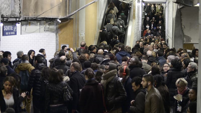 Les quais du RER A sont régulièrement bondés à cause des retards et autres dysfonctionnements