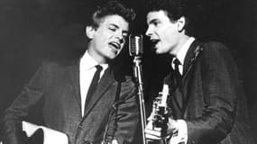Les Everly Brothers: Phil (à gauche) et Don (à droite) en 1964