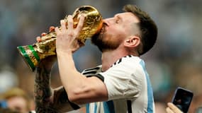 Lionel Messi avec la Coupe du monde en décembre 2022
