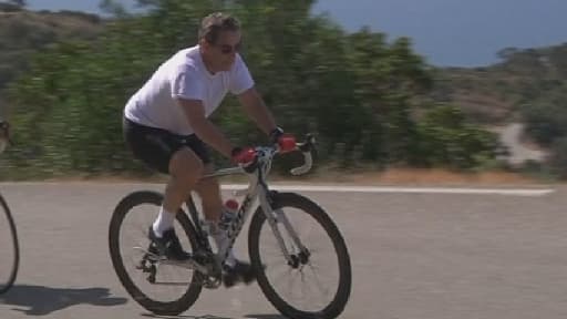 Nicolas Sarkozy roule pendant des heures sur les routes du Var ce mois-ci.