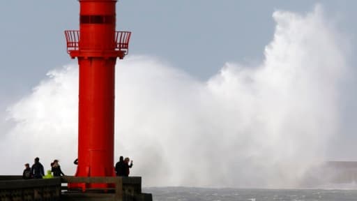 La tempête Christian secoue la mer au large de Boulogne sur Mer, ce 28 octobre 2013.