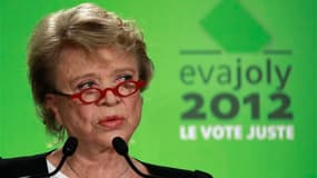 La candidate écologiste Eva Joly, en berne dans les sondages, a tenté samedi de relancer sa campagne présidentielle en présentant son "projet de réconciliation", en prélude à son premier grand meeting à Roubaix, dans le Nord. La candidate d'Europe Ecologi