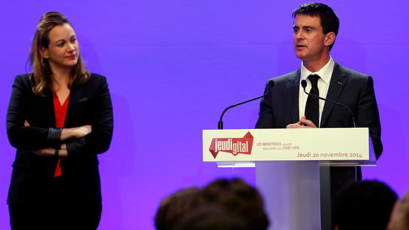 Manuel Valls à côté d'Axelle Le Maire à Matignon, le 20 novembre 2014.