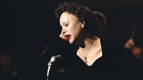 Marion Cotillard devait être maquillée 5 heures par jour pour interpréter Edith Piaf.
