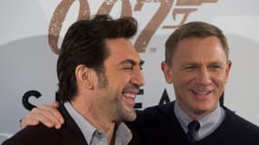 Javier Bardem (Silva) et Daniel Craig (James Bond) à une soirée de présentation de Skyfall à Mardrid.