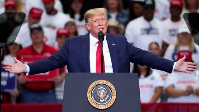 Donald Trump lors d'un meeting à Dallas le 17 octobre, au Texas, intitulé "Keep America Great", en vue des élections présidentielles de 2020.