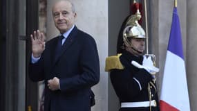 L'ancien maire de Bordeaux arrive à l'Elysée, où il a prêté serment pour marquer son entrée au Conseil constitutionnel, ce 11 mars
