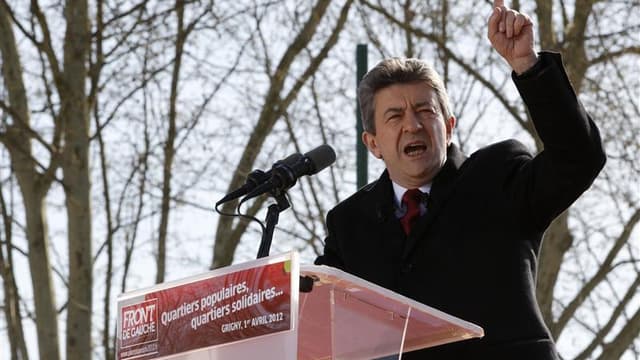 Jean-Luc Mélenchon affirme qu'il appellera à voter pour François Hollande au second tour parce que leur "programme commun" est de "virer" Nicolas Sarkozy, ce qui devrait permettre à la gauche radicale d'accéder au pouvoir dans dix ans. /Photo d'archives/R