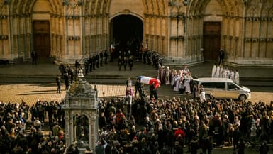 Stars et anonymes assistent aux funérailles de Gérard Collomb, à la cathédrale Saint-Jean de Lyon, le 29 novembre 2023