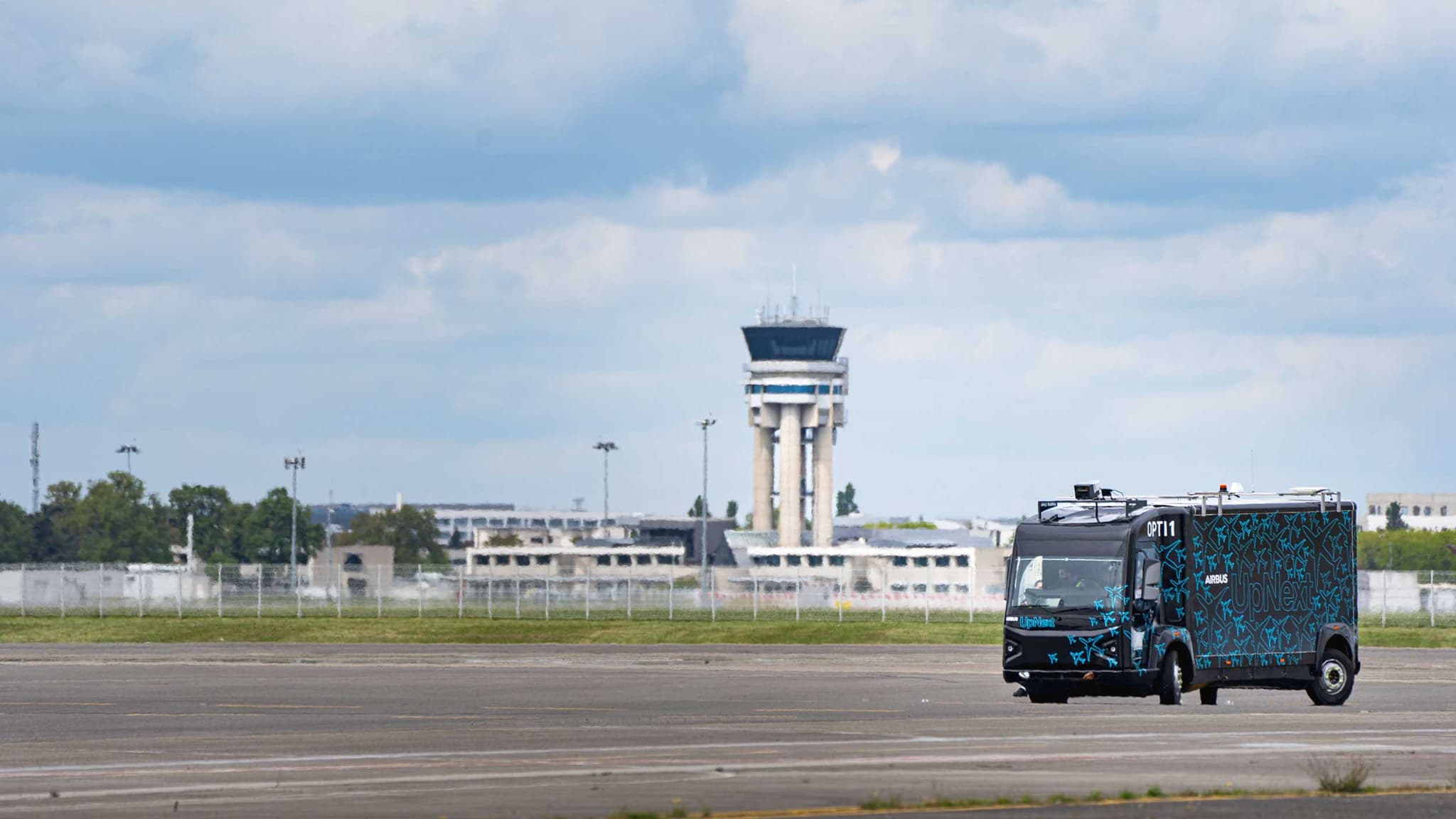 La camion connecté d'Airbus pour mener les tests d'avion autonome