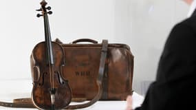 Le violon du chef d'orchestre du Titanic adjugé pour 1,063 million d'euros le 19 octobre 2013.
