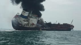 Le pétrolier en flammes, le 8 janvier 2019