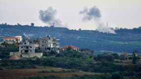 Des nuages de fumée au-dessus du nord d'Israël, à la frontière avec le Liban, photo prise depuis le village Dhayra, au Liban, le 5 janvier 2024