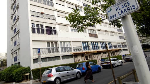 Vue prise le 18 juin 2006 de la cité des Larris de Fontenay-sous-Bois, d'où les mis en cause sont originaires. Une vingtaine de jeunes hommes venaient alors d'être mis en examen.