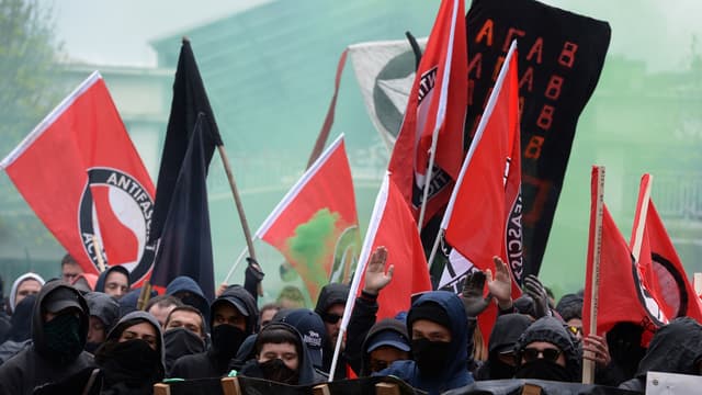 Quelques heurts ont éclaté lors d'une manifestation contre Marine Le Pen, à Bordeaux.