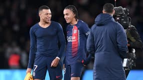 Ethan et Kylian Mbappé lors de PSG-Metz, le 20 décembre 2023 en Ligue 1