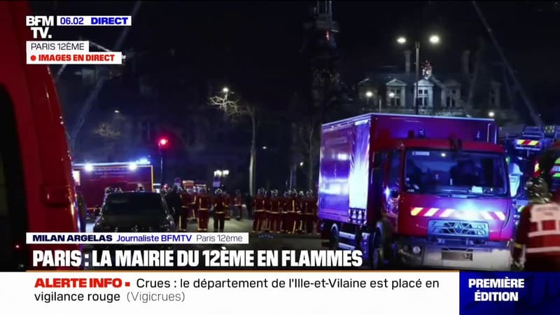 Paris: un violent incendie s'est déclaré à la mairie du 12e arrondissement, la flèche de l'édifice menace de s'effondrer