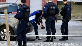 Contrôle de police dans le centre-ville de Marseille, près d'un point de deal, le 21 mars 2024