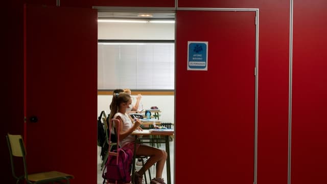 Des élèves portant des masques dans une salle de classe à Valence, en Espagne, le 7 septembre 2020 (photo d'illustration)