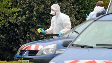 Des gendarmes procèdent à des relevés scientifiques. (Illustration)