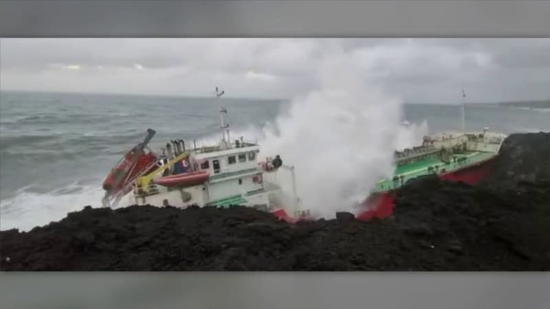 Cyclone Batsirai: les marins du pétrolier échoué à La Réunion évacués, l'alerte rouge levée