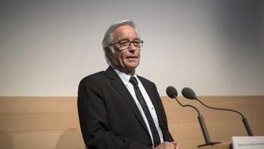 Le ministre du Travail François Rebsamen veut poursuivre la politique de lutte contre le chômage, notamment via la création d'emplois aidés.