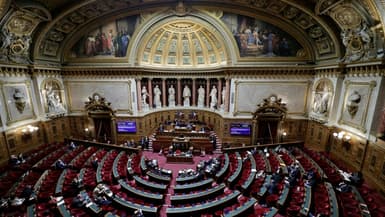 Vue générale de l'hémicycle du Sénat réuni en séance, le 23 décembre 2025 à Paris