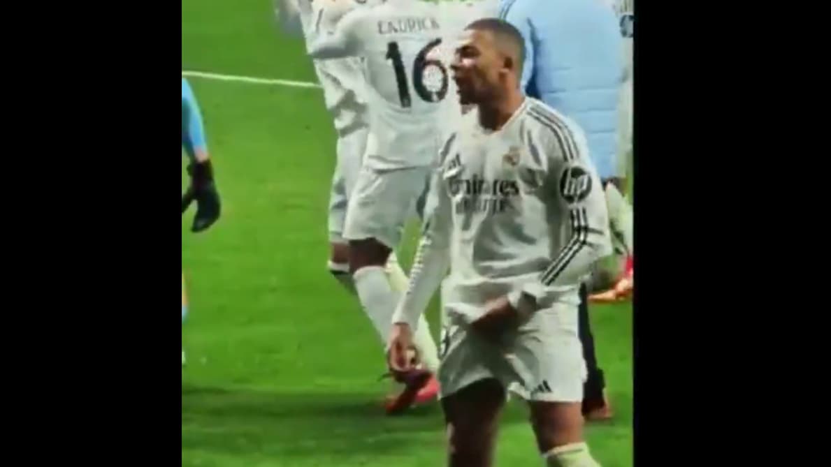 Le geste obscène de Kylian Mbappé los du 8e de finale de Ligue des champions Atlético-Real Madrid le 12 mars 2025 Le geste obscène de Kylian Mbappé los du 8e de finale de Ligue des champions Atlético-Real Madrid le 12 mars 2025
