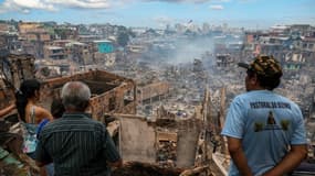 Environ 600 maisons ont brûlé dans la nuit de lundi à mardi.