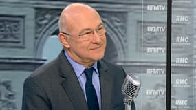 Michel sapin, ministre du Travail, invité de BFMTV et RMC ce 30 janvier