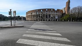 Les rues vides aux abords du Colisée, à Rome (Italie), le 10 mars 2020.