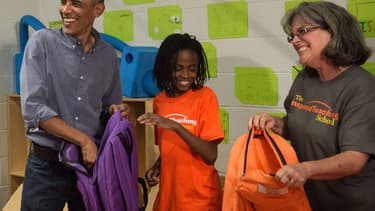 Barack Obama en visite dans une école jeudi 11 septembre.