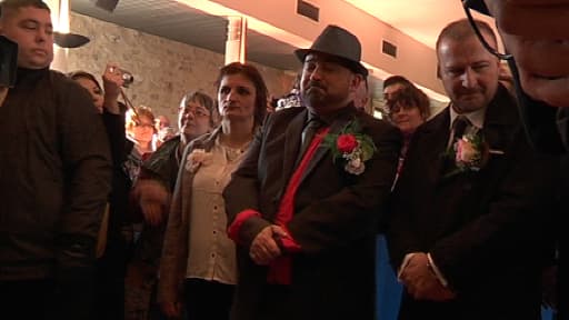 Un mariage entre deux hommes célébré symboliquement à la mairie de Villejuif, dans le Val-de-Marne, le 11 février dernier.